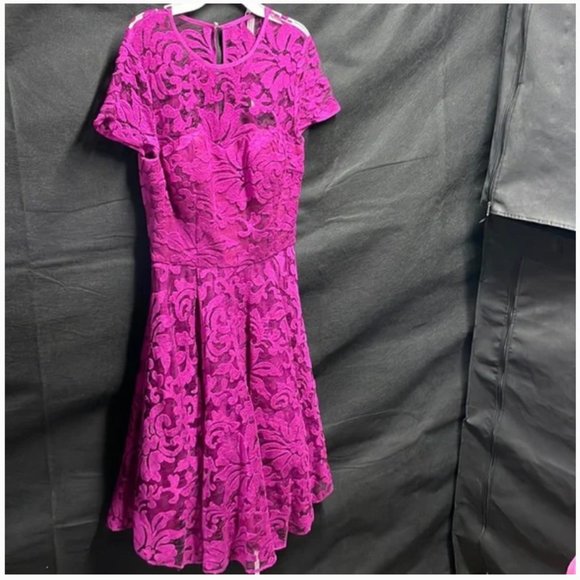 Ted Baker Fuchsia pink Caree Floral Lace Fit-And-Flare Dress size 1 nwt - Picture 3 of 4